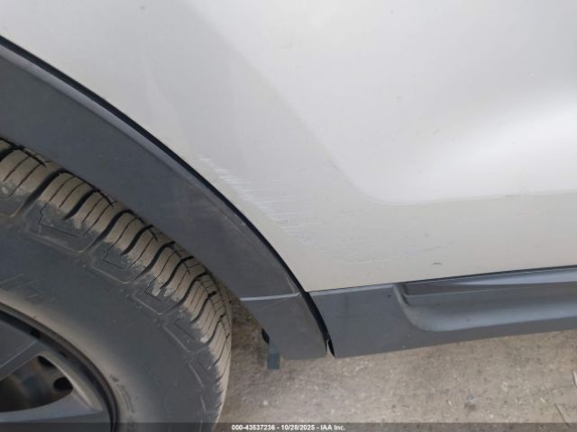 Ford Explorer Image 14