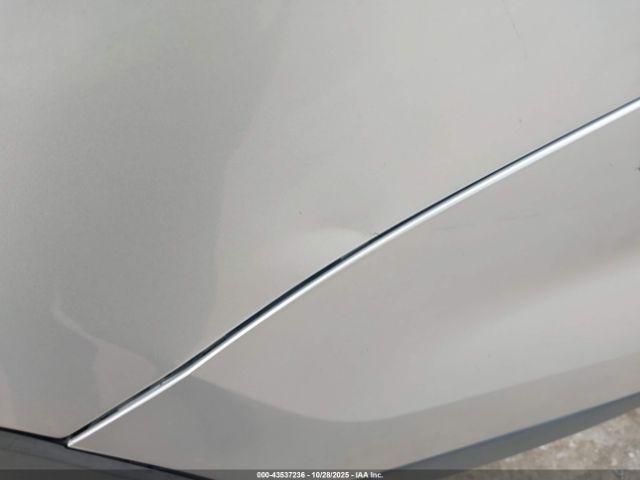 Ford Explorer Image 2