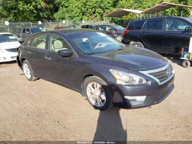  Salvage Nissan Altima
