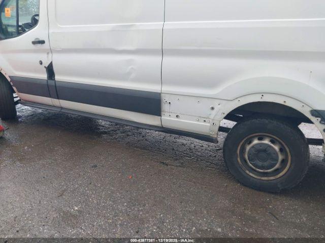 Ford Transit Image 2