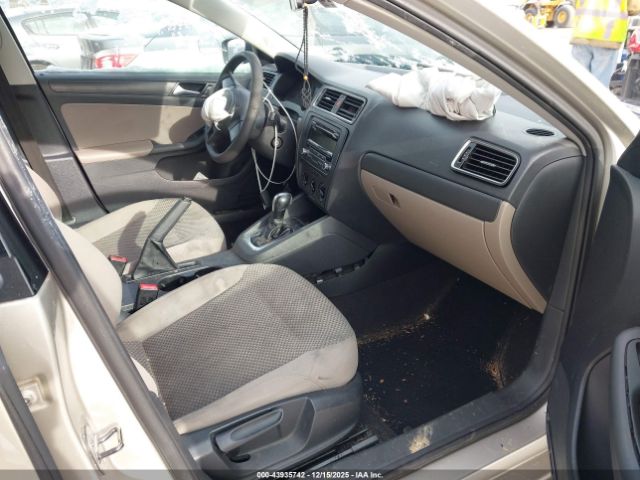 Volkswagen Jetta 2.0l S Image 6