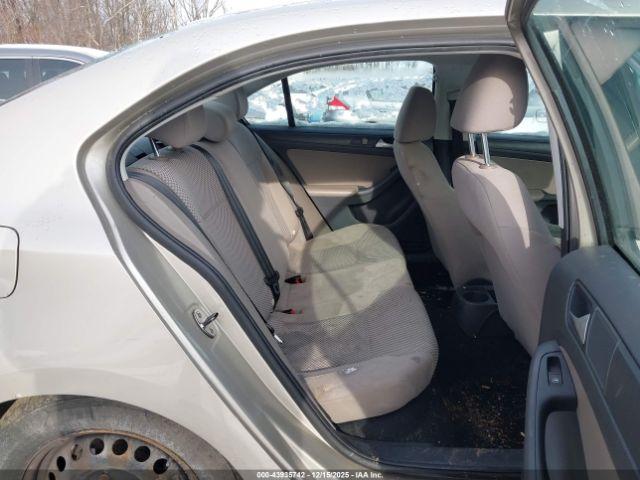 Volkswagen Jetta 2.0l S Image 9