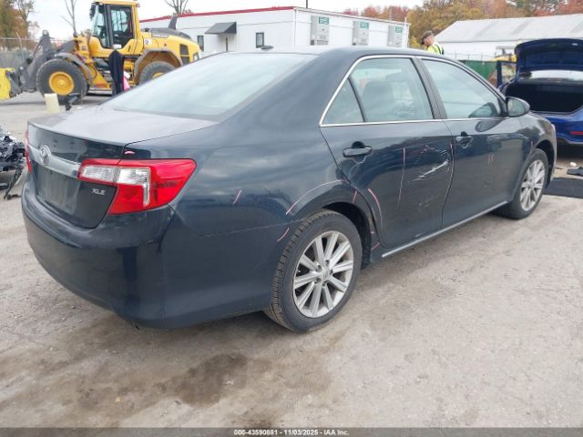 Toyota Camry Xle Image 3