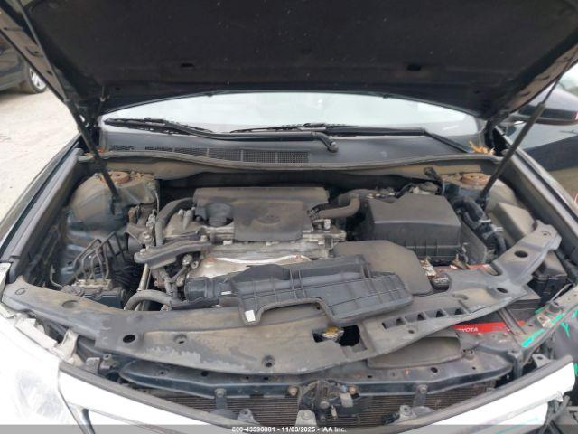 Toyota Camry Xle Image 9