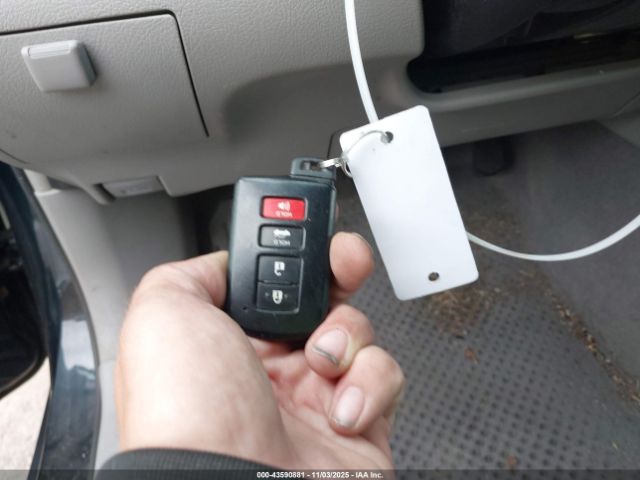 Toyota Camry Xle Image 11