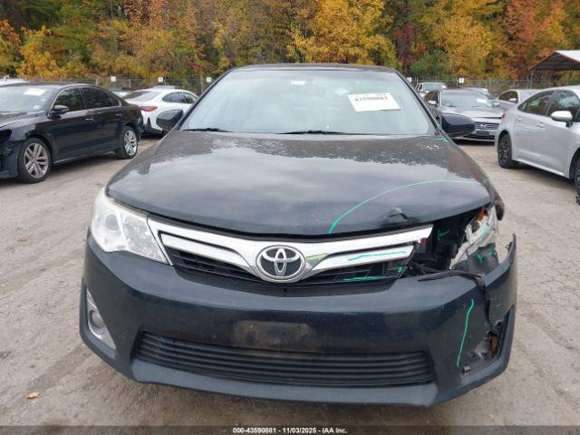 Toyota Camry Xle Image 12