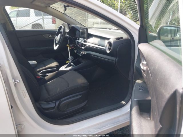 Kia Forte Lxs Image 14