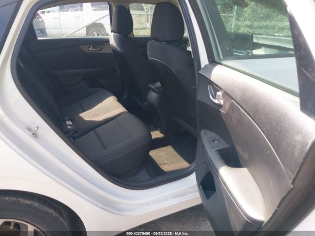 Kia Forte Lxs Image 10