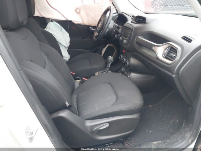 Jeep Renegade Latitude 4x4 Image 2