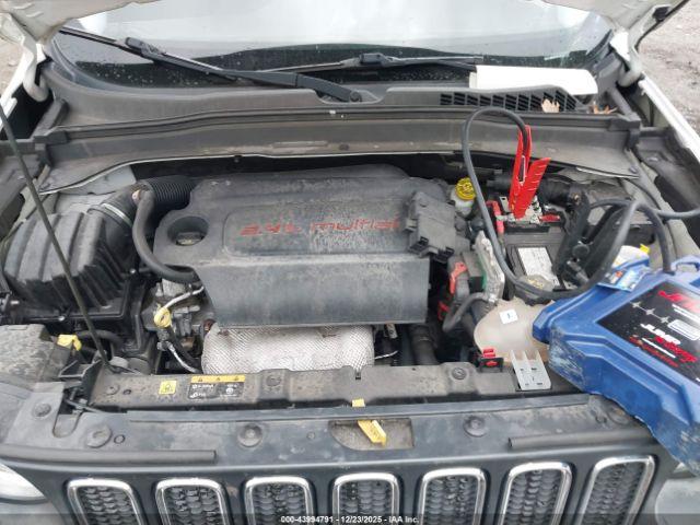 Jeep Renegade Latitude 4x4 Image 16