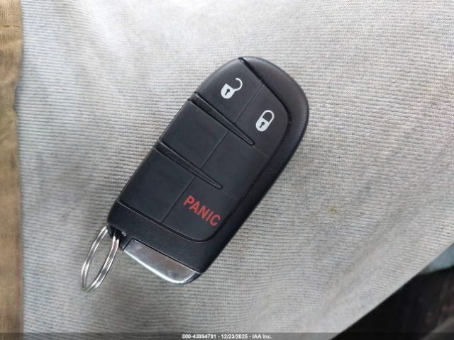 Jeep Renegade Latitude 4x4 Image 8