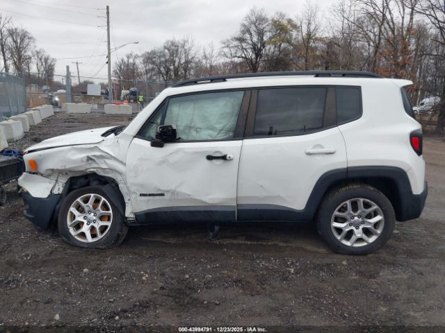 Jeep Renegade Latitude 4x4 Image 10