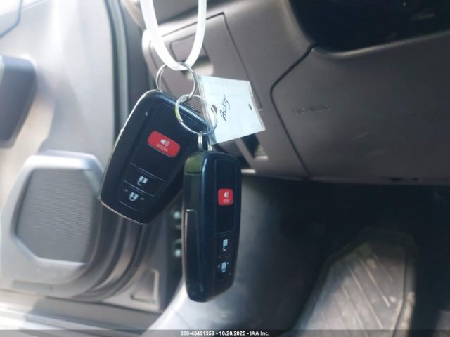 Toyota Highlander L Image 5