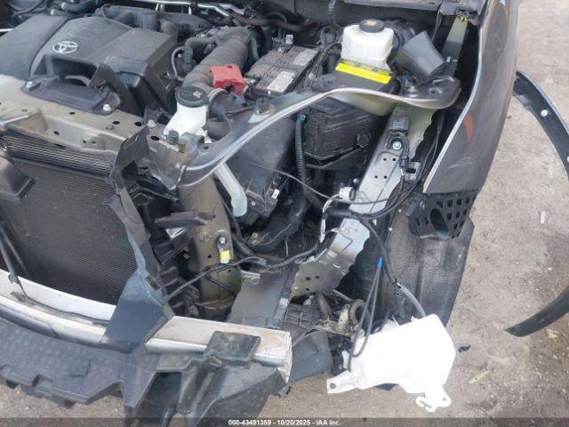 Toyota Highlander L Image 8