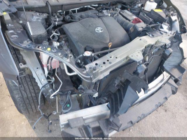 Toyota Highlander L Image 13