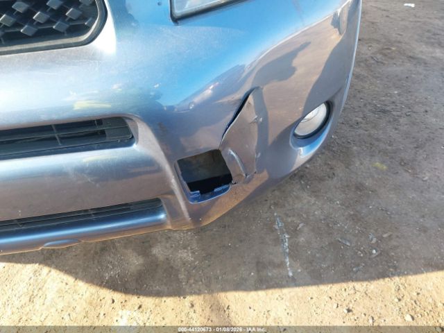 Toyota RAV4 Sport Image 9