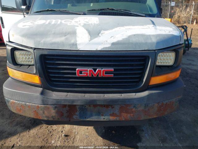 GMC Savana Work Van Image 3