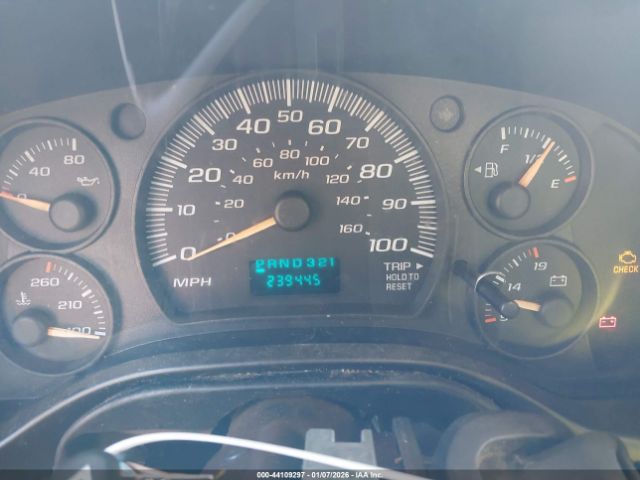 GMC Savana Work Van Image 9