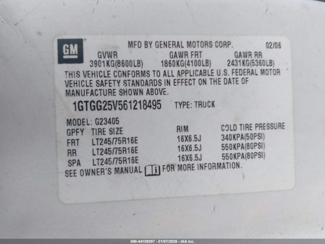 GMC Savana Work Van Image 10