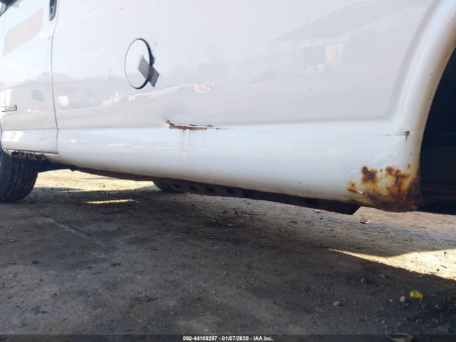 GMC Savana Work Van Image 8