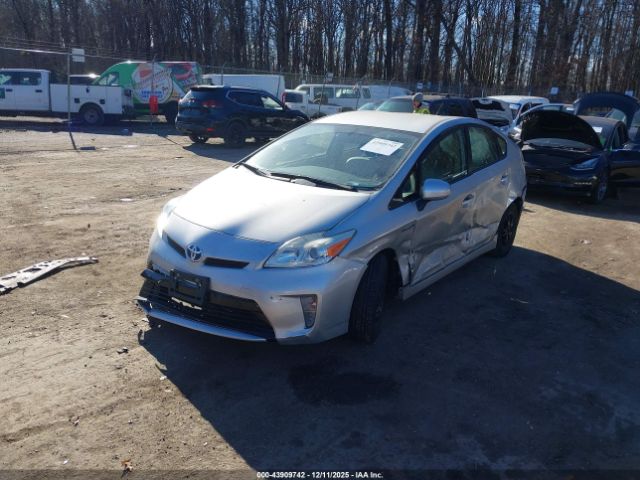 Toyota Prius Four Image 5