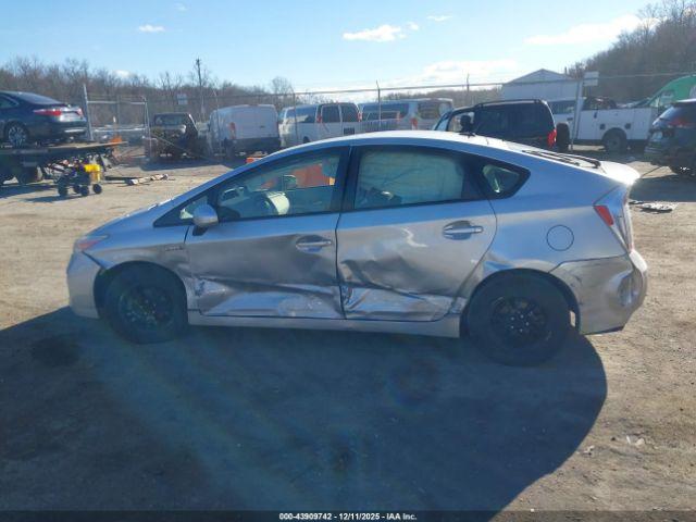 Toyota Prius Four Image 2