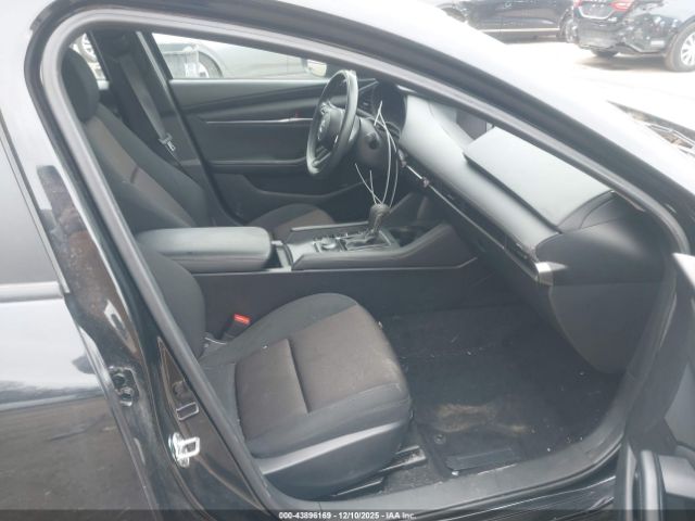 Mazda Mazda3 2.0 Image 12