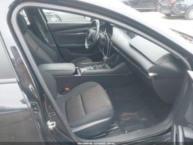 Mazda Mazda3 2.0 Image 12