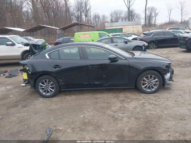 Mazda Mazda3 2.0 Image 8