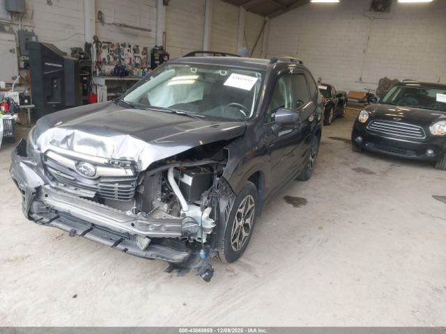 Subaru Forester Premium Image 2