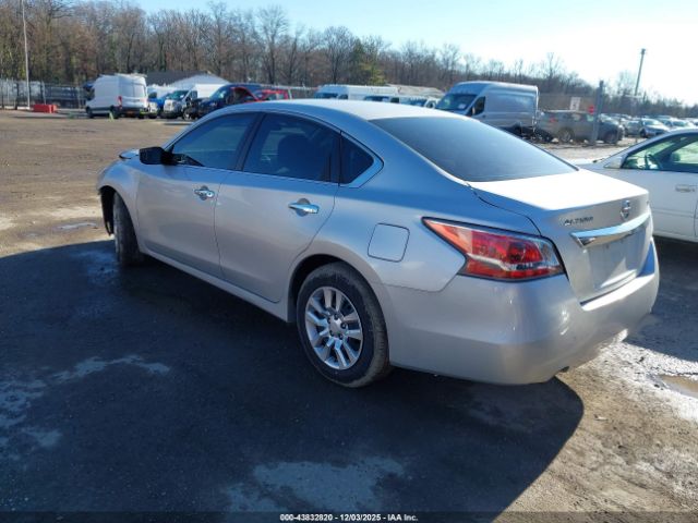 Nissan Altima Image 4