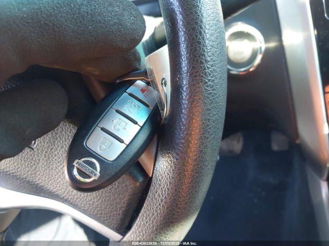 Nissan Altima Image 12