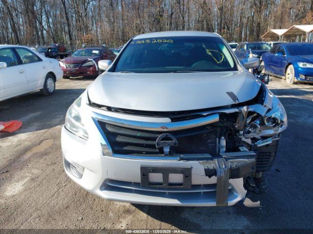 Nissan Altima Image 8