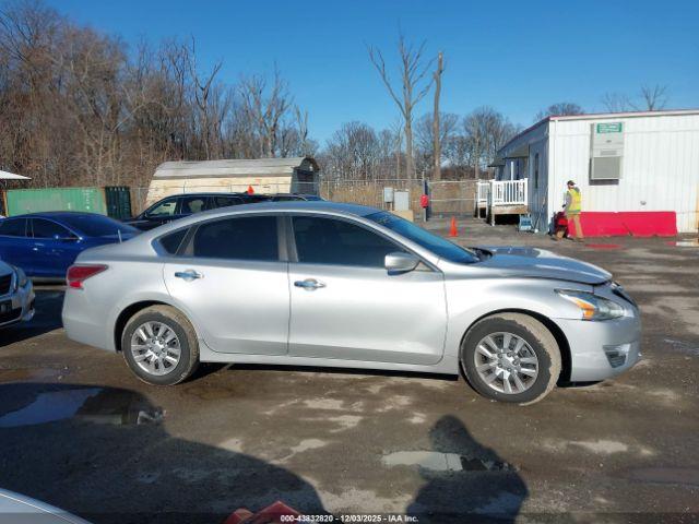 Nissan Altima Image 2