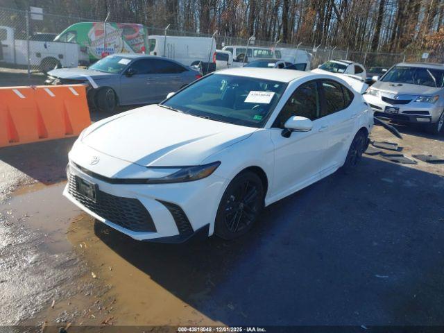 Toyota Camry Se Image 2