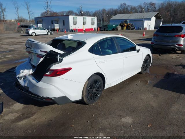 Toyota Camry Se Image 4