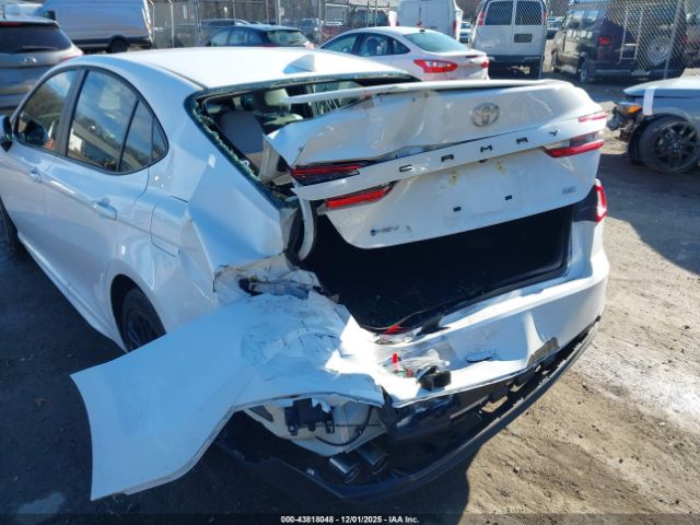 Toyota Camry Se Image 3