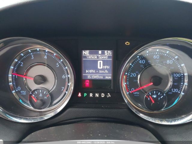 Chrysler Town & Country Touring Image 2