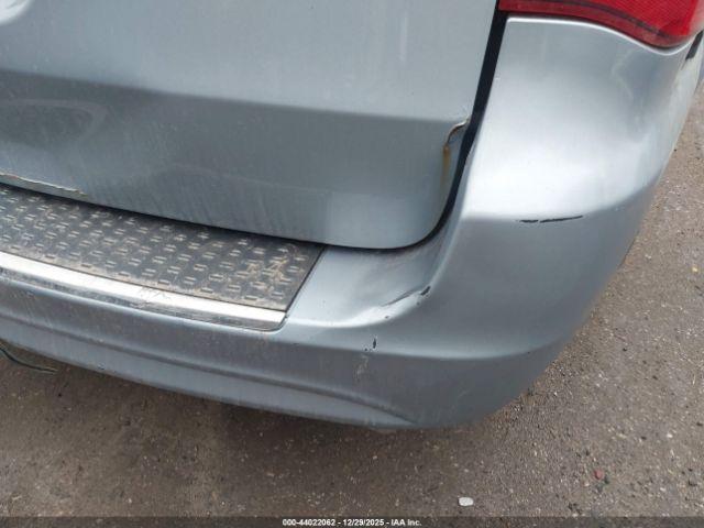 Chrysler Town & Country Touring Image 7