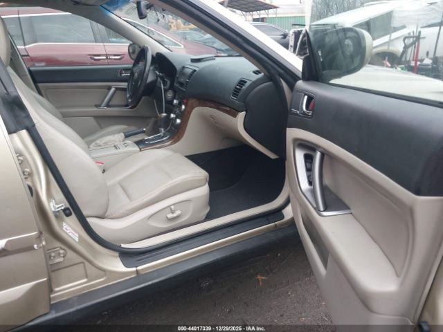 Subaru Outback 2.5i Limited Image 12