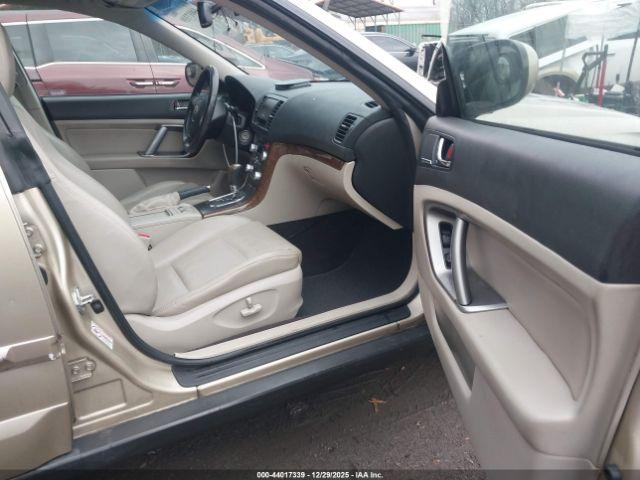 Subaru Outback 2.5i Limited Image 12