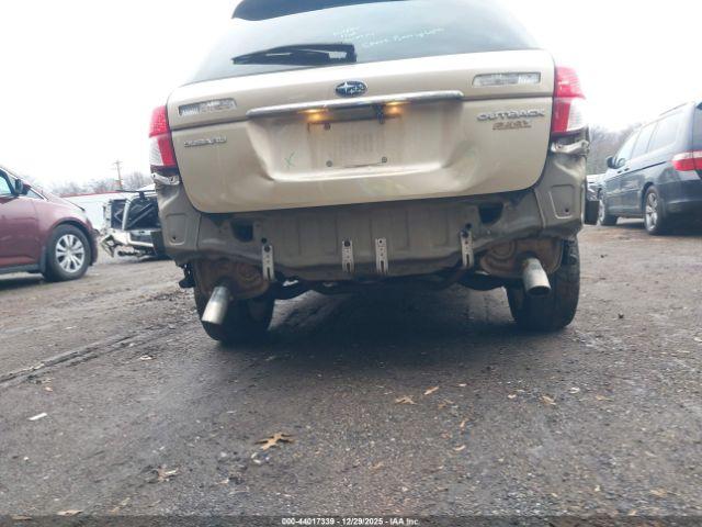 Subaru Outback 2.5i Limited Image 14