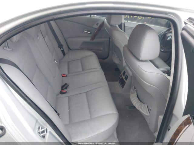 BMW 5 Series Image 13