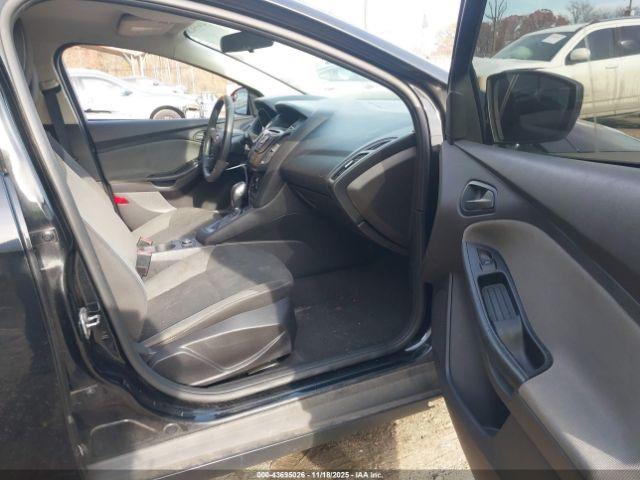 Ford Focus S Image 8