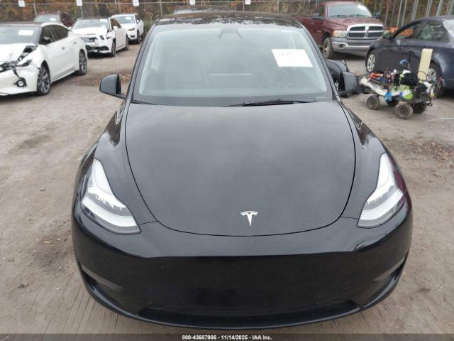 Tesla Model Y Long Range Dual Motor All-wheel Drive Image 14