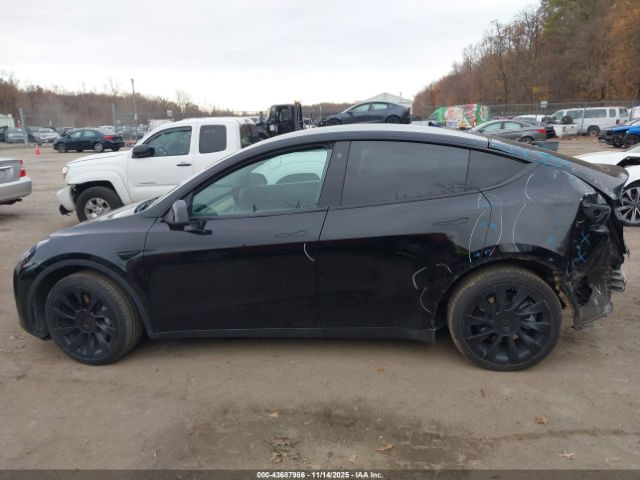 Tesla Model Y Long Range Dual Motor All-wheel Drive Image 8
