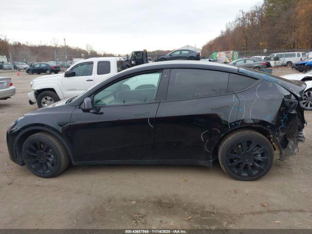 Tesla Model Y Long Range Dual Motor All-wheel Drive Image 8