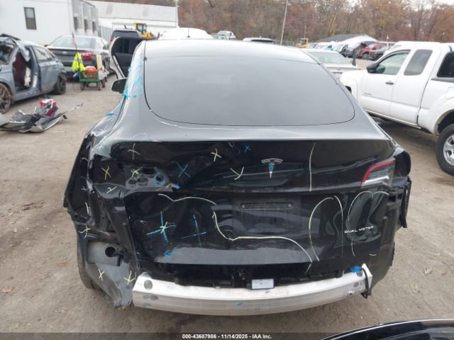 Tesla Model Y Long Range Dual Motor All-wheel Drive Image 4