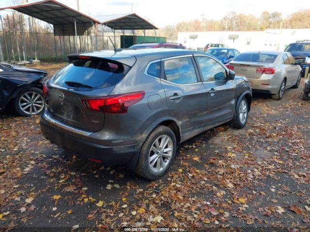 Nissan Rogue S Image 2