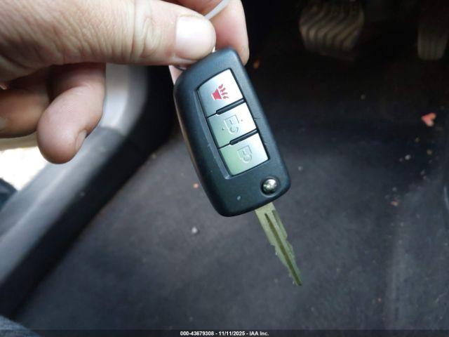 Nissan Rogue S Image 10